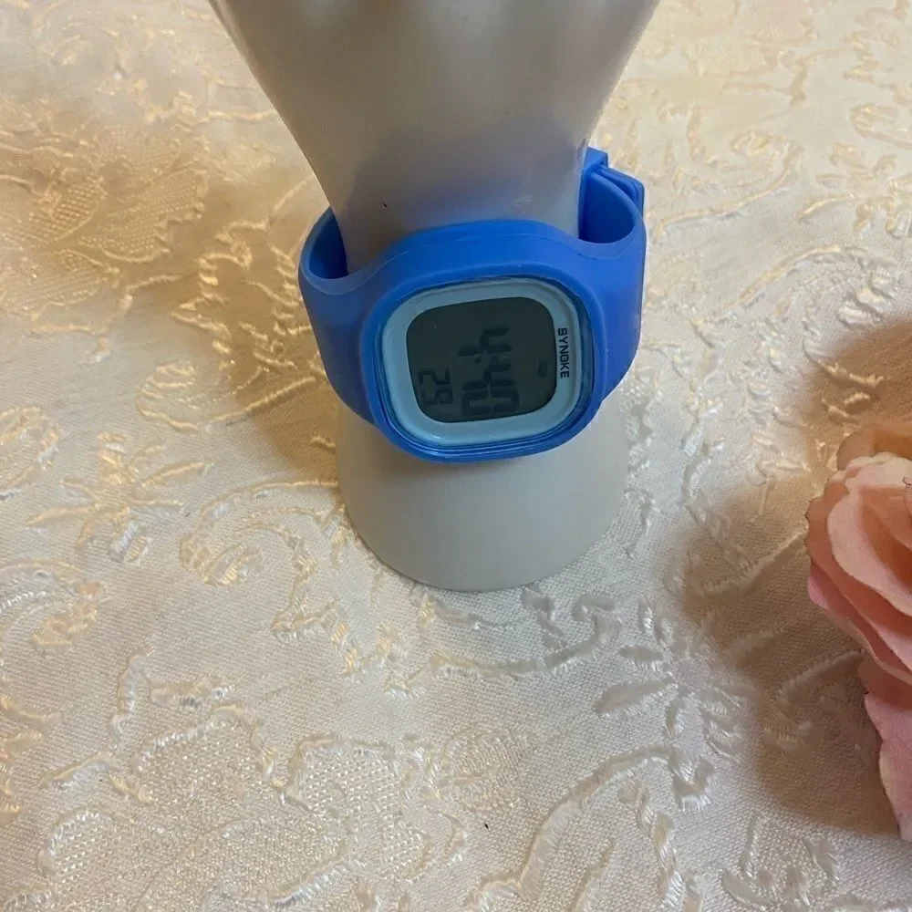💦Synoke women’s Men’s Sport  Fashion Watches Digital